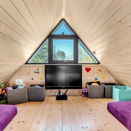 3 Bedroom Awesome In Højslev