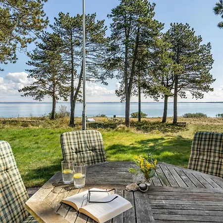 3 Bedroom Awesome In Nyaraló Højslev